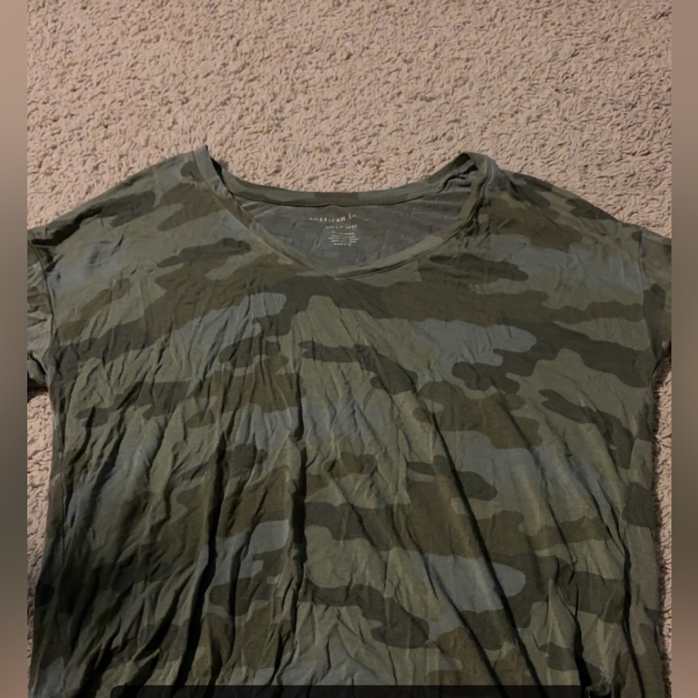 American Eagle Outfitters Camo Short Sleeve Tee